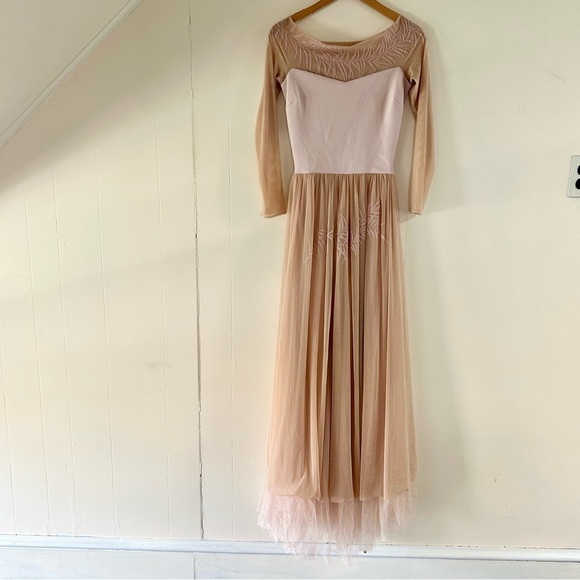 Chiara Boni Maryann Illusion Long Sleeve Dress in Nude/Blush sz 4 - Picture 1 of 4